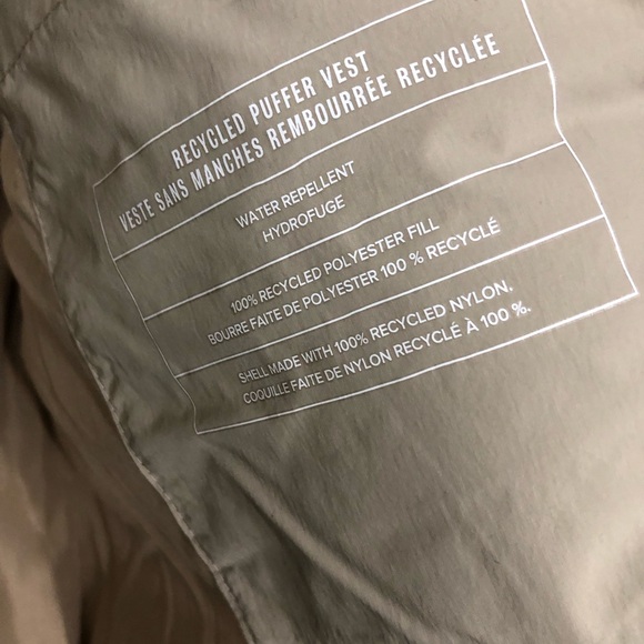 Classic Gap Recycled puffer vest large Tall - Picture 6 of 8